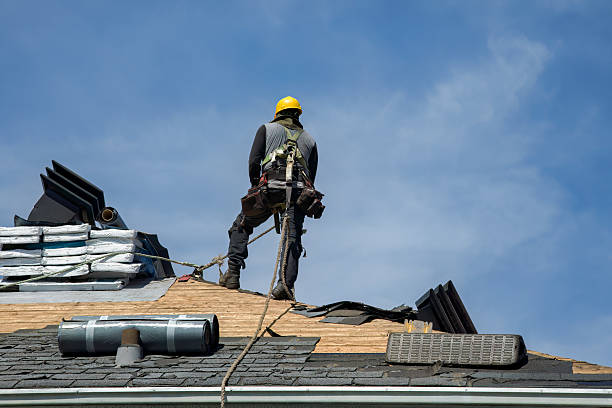 Professional Roofing technician working in Lynnville, IA
